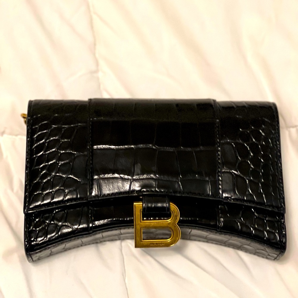 WOMEN'S HOURGLASS WALLET ON CHAIN CROCODILE EMBOSSED IN BLACK